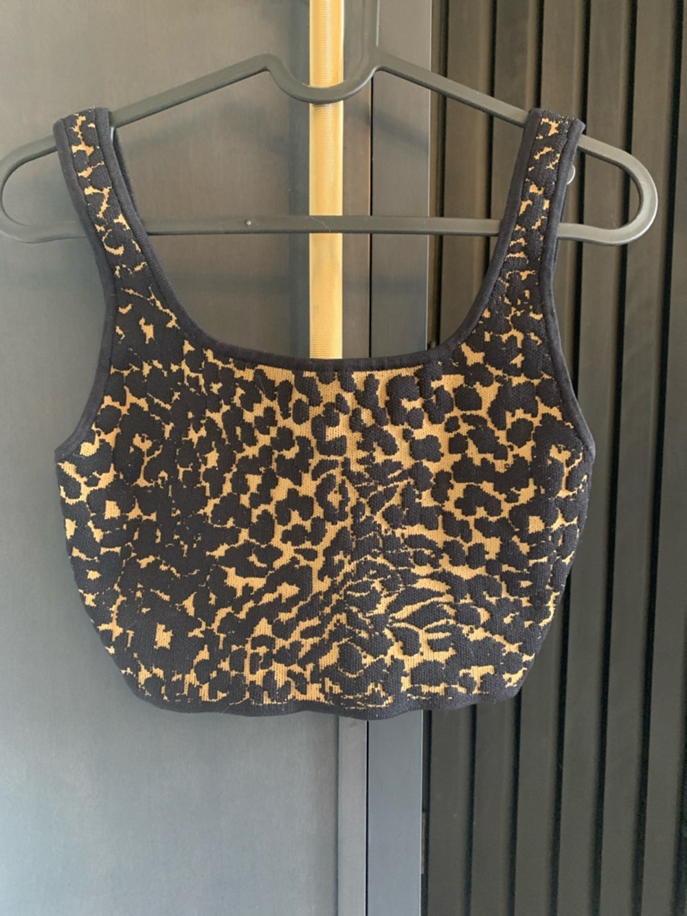 Aritzia Black and Tan Leopard Knit Crop Tank